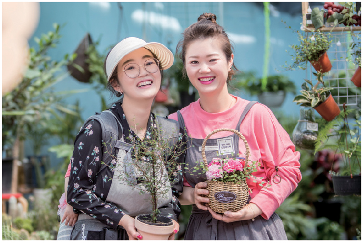 강민경, 강경미 자매